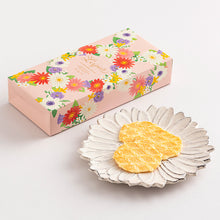 將圖片載入圖庫檢視器 【11/12-11/25預購期間/預計12月10號左右抵達台灣】 神戶銘菓 神戶風月堂Lespoir:花花鐵盒 香草奶油薄餅(附禮袋)