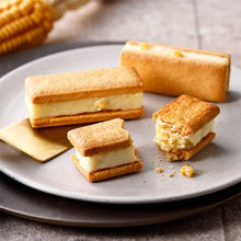 將圖片載入圖庫檢視器 ☆現貨(24小時內出貨)北海道十勝TOKACHIKARA 十勝玉米白巧克力夾心餅乾 4個入 盒裝