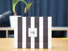 將圖片載入圖庫檢視器 【預購產品/預計4月25號左右抵達台灣】 東京超多人排隊的伴手禮 NY CARAMEL SAND NYC紐約焦糖夾心餅乾(附 禮紙袋)