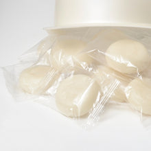 將圖片載入圖庫檢視器 【預購產品/預計12月15號左右抵達台灣】. 日本廠商サトウ食品 2023新年過年 佐藤の鏡餅 麻糬年糕裝飾 165g(裡面有5個迷你麻糬)