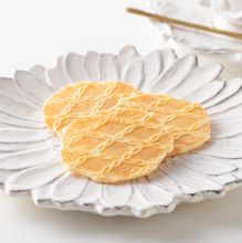 將圖片載入圖庫檢視器 【11/12-11/25預購期間/預計12月10號左右抵達台灣】 神戶銘菓 神戶風月堂Lespoir:花花鐵盒 香草奶油薄餅(附禮袋)