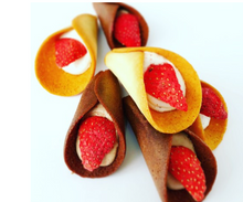 將圖片載入圖庫檢視器 ☆現貨(24小時內出貨). 東京超多人排隊的伴手禮 AUDREY奧黛莉 北海道産白巧克力「GLACIA草莓奶油花束餅 甜點」 (附 紙袋)