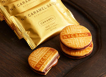 將圖片載入圖庫檢視器 ☆現貨(24小時內出貨). 東京超多人排隊的伴手禮 NY CARAMEL SAND NYC紐約焦糖夾心餅乾 冬天季節限定販售 4種口味組合 盒裝 (附 禮紙袋)