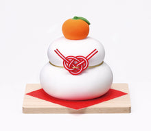 將圖片載入圖庫檢視器 ☆現貨(24小時內出貨) 陶器名產 愛知縣瀬戸市 藥師窯  招福開運擺飾 錦彩招福馬 2026年 馬年 新年鏡餅　
