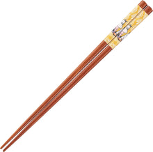 將圖片載入圖庫檢視器 ☆現貨(24小時內出貨).   山加商店 日本製  天然木筷 姆明Moomin筷子&amp;樹精Hattifatteners筷架　2雙入 木頭禮盒盒裝
