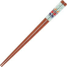 將圖片載入圖庫檢視器 ☆現貨(24小時內出貨).   山加商店 日本製  天然木筷 姆明Moomin筷子&amp;樹精Hattifatteners筷架　2雙入 木頭禮盒盒裝
