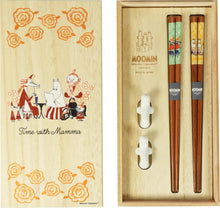 將圖片載入圖庫檢視器 ☆現貨(24小時內出貨).   山加商店 日本製  天然木筷 姆明Moomin筷子&amp;樹精Hattifatteners筷架　2雙入 木頭禮盒盒裝
