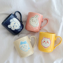 將圖片載入圖庫檢視器 ☆現貨(24小時內出貨). 日本吉伊卡哇Chiikawa 日本製 瓷器 花園餐具 陶瓷馬克杯&amp;雷射切割杯墊 組合 300ml
