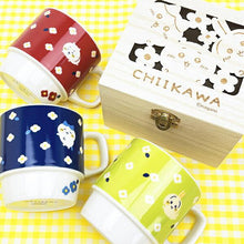 將圖片載入圖庫檢視器 ☆現貨(24小時內出貨). 日本吉伊卡哇Chiikawa 日本製 瓷器 花園餐具 雷射切割吉伊卡哇天然木箱&amp;馬克杯 340ml

